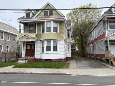 1723 Broadway