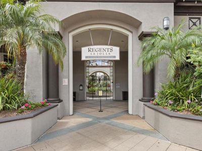 9263 Regents Rd Unit B301