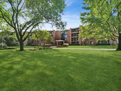 1605 E Central Rd Unit 213B