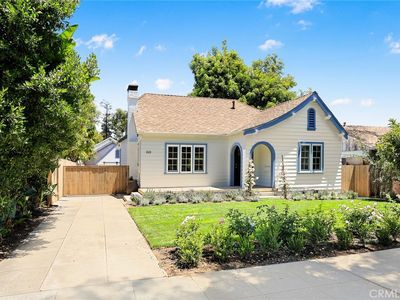 240 S Vinedo Ave
