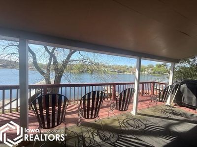 1035 Lakeshore Dr