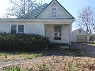 Property at 405 SW 3rd St, Loogootee, IN