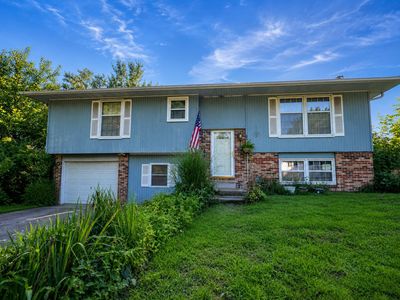 521 N Broadview Ct