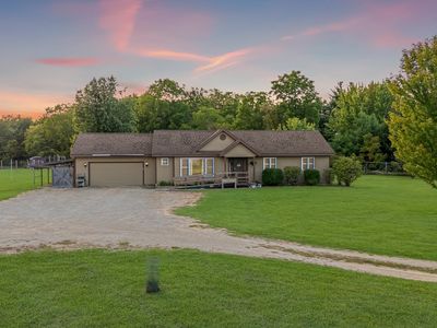 801 Simon St