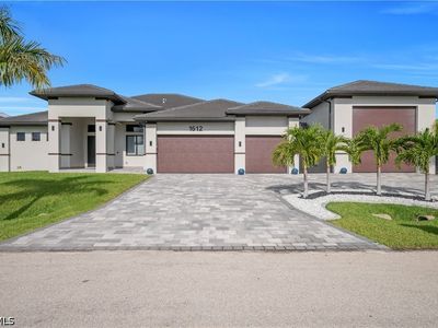 1612 NW 37th Ave