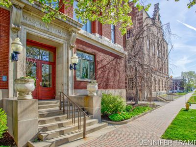 17 W 10th St UNIT 450