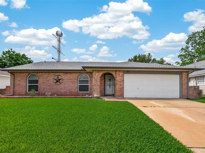 2003 Kingsway Dr