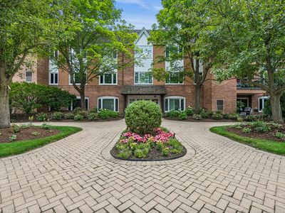 207 Rivershire Ln APT 207