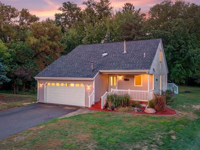 8008 Mount Curve Blvd