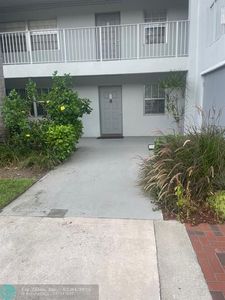 4015 W Palm Aire Dr UNIT 105