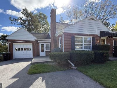 240 E McCormick Ave