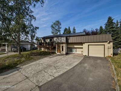 521 E 46th Pl