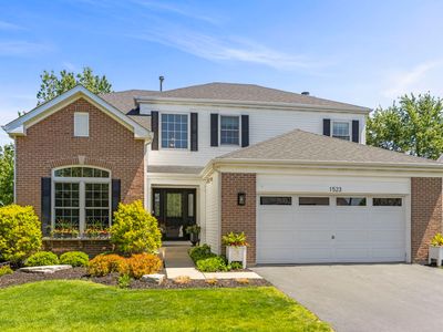 1523 W Schumacher Dr