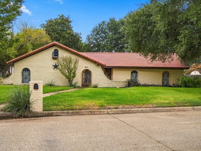 Property at 2201 Scarlet Ln, Grand Prairie, TX