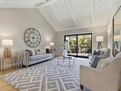 6131 Montgomery Ct