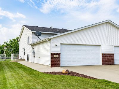 955 42nd Ave W
