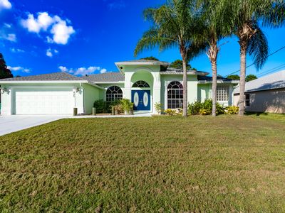 425 SW Dahled Avenue