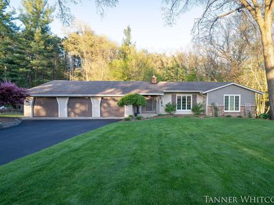 7929 Fitzsimmons Ct SE