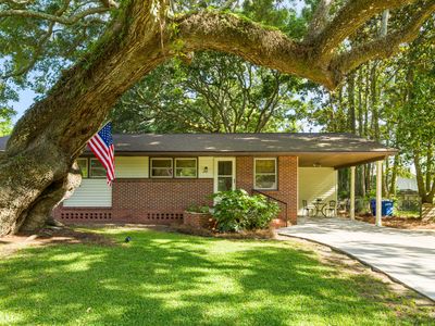 2111 Barbour Dr