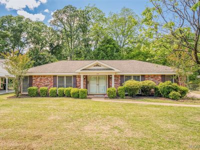 562 Larkin Ln