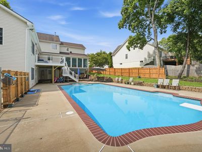 9 Falling Water Ct