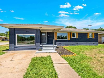 207 NW 40th St