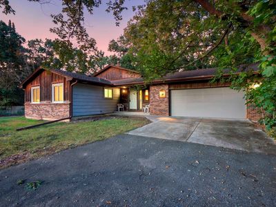 8233 Pleasant View Ct