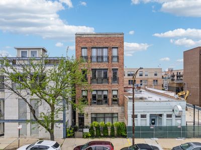1336 W Grand Ave APT 4
