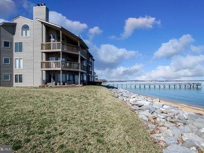 2131 Beach Village Ct APT 202