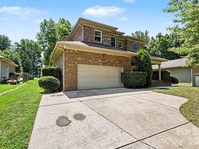 10130 Fairlea Dr