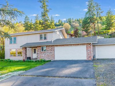 2318 Marina Dr