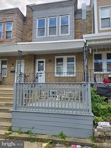 962 Carver St