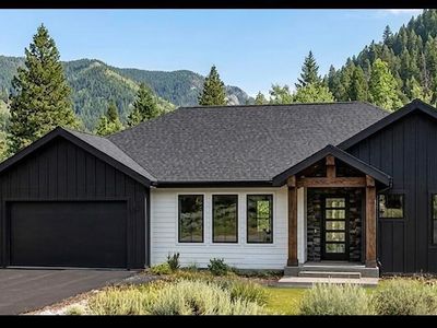 15075 E Alpine Cir