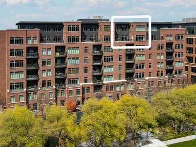 250 Daniel Burnham Sq UNIT 707