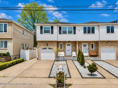 33 Downes Ave