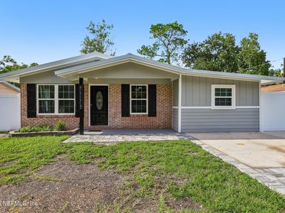 1102 WALNUT Street