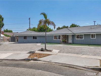 2550 W Rowland Ave