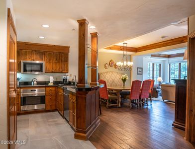 242 E Meadow Dr #304