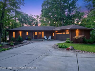 705 W Geneva Dr
