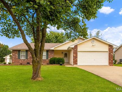 Property at 1005 Southway Ct, Bowling Green, MO