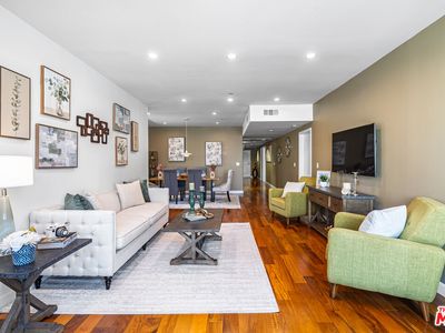1540 Amherst Ave APT Ph2