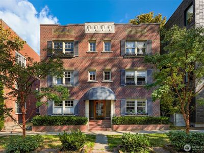 214 16th Avenue E #102