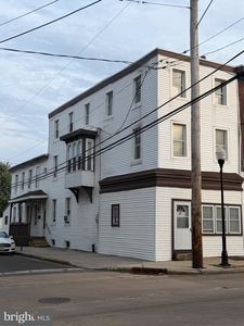 Property at 20 N King St, Gloucester City, NJ