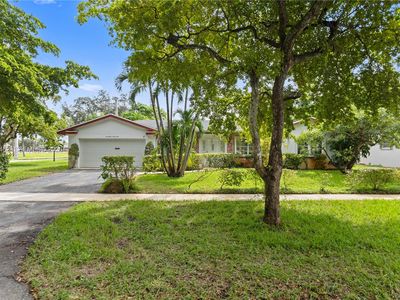 4899 NW 7th Dr
