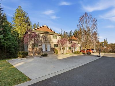 915 W Pirate Ln