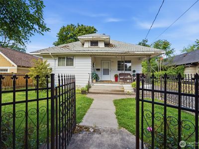606 S Division Street