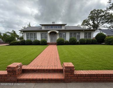 318 Grand Blvd