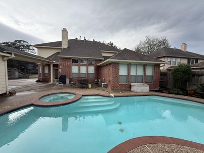 11815 Regency Forest Dr