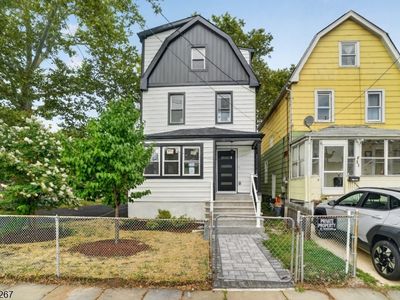 33 Race St