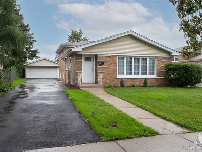 6127 W 79th Pl